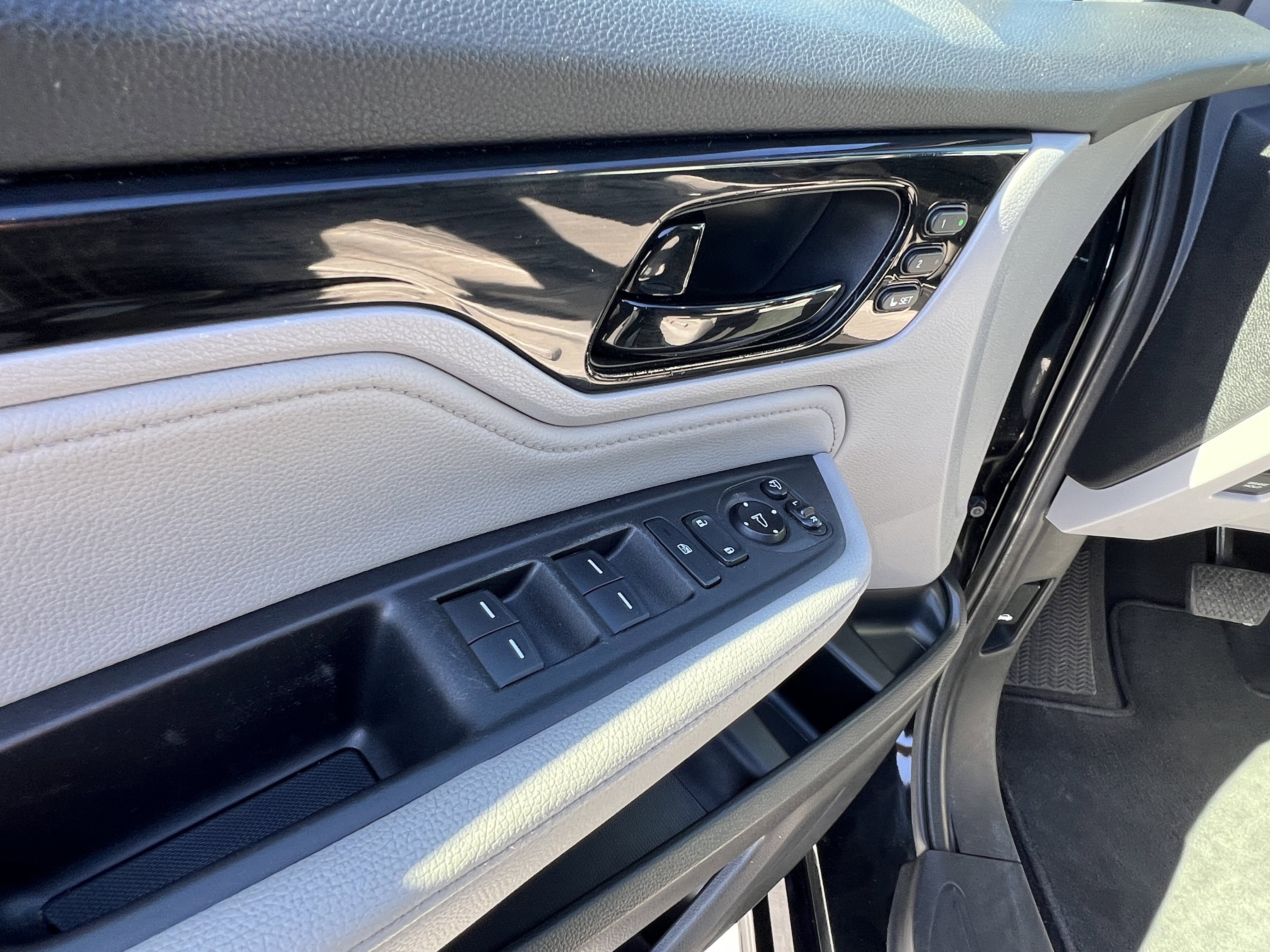 Used 2018 Honda Odyssey Elite image 32