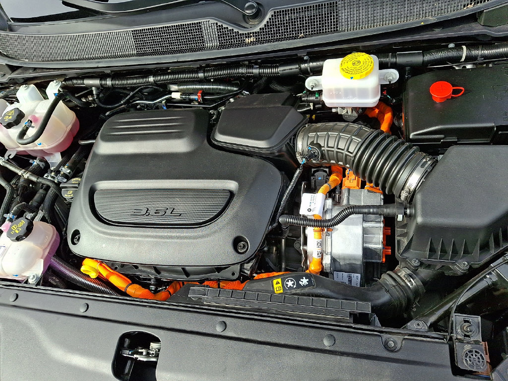Certified 2025 Chrysler Pacifica Pinnacle FWD image 29