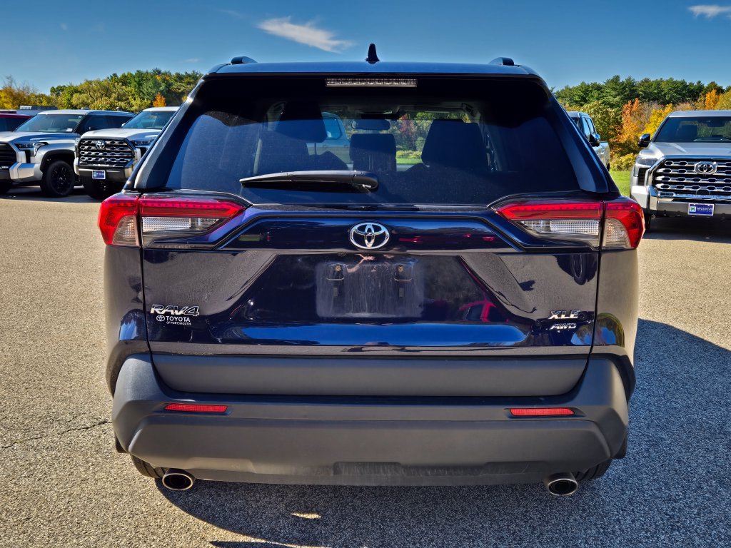 Used 2022 Toyota RAV4 XLE w/ Convenience Package AWD/4WD image 4