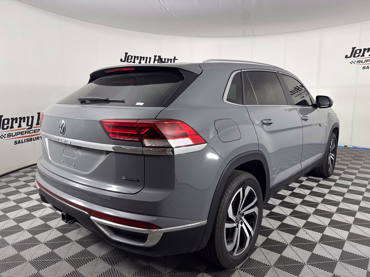 Used 2023 Volkswagen Atlas Cross Sport SEL AWD/4WD image 7