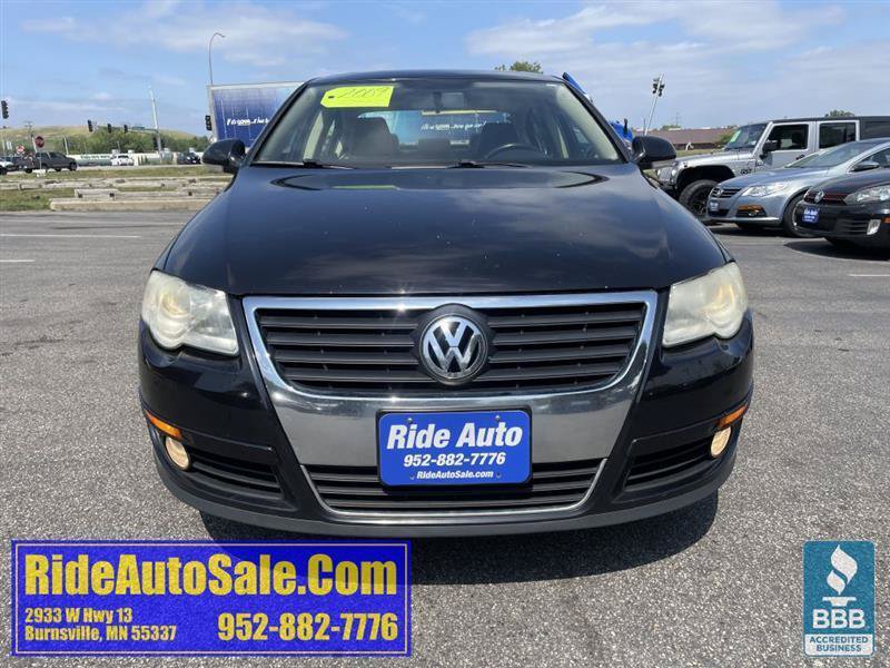 Used 2009 Volkswagen Passat Komfort FWD image 2