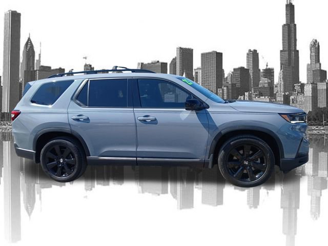 Used 2025 Honda Pilot Black Edition image 3