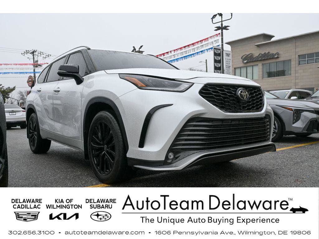 Used 2024 Toyota Highlander XSE image 1