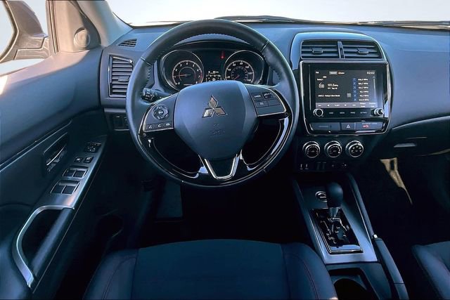 Used 2025 Mitsubishi Outlander Sport AWD image 8