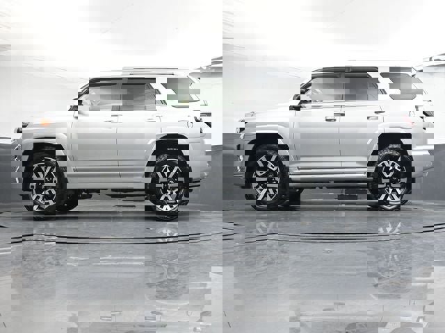 Used 2016 Toyota 4Runner Limited image 30