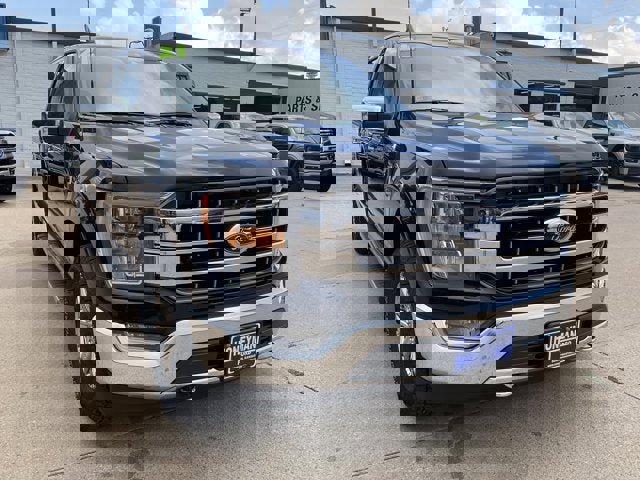 Used 2021 Ford F150 Lariat image 2