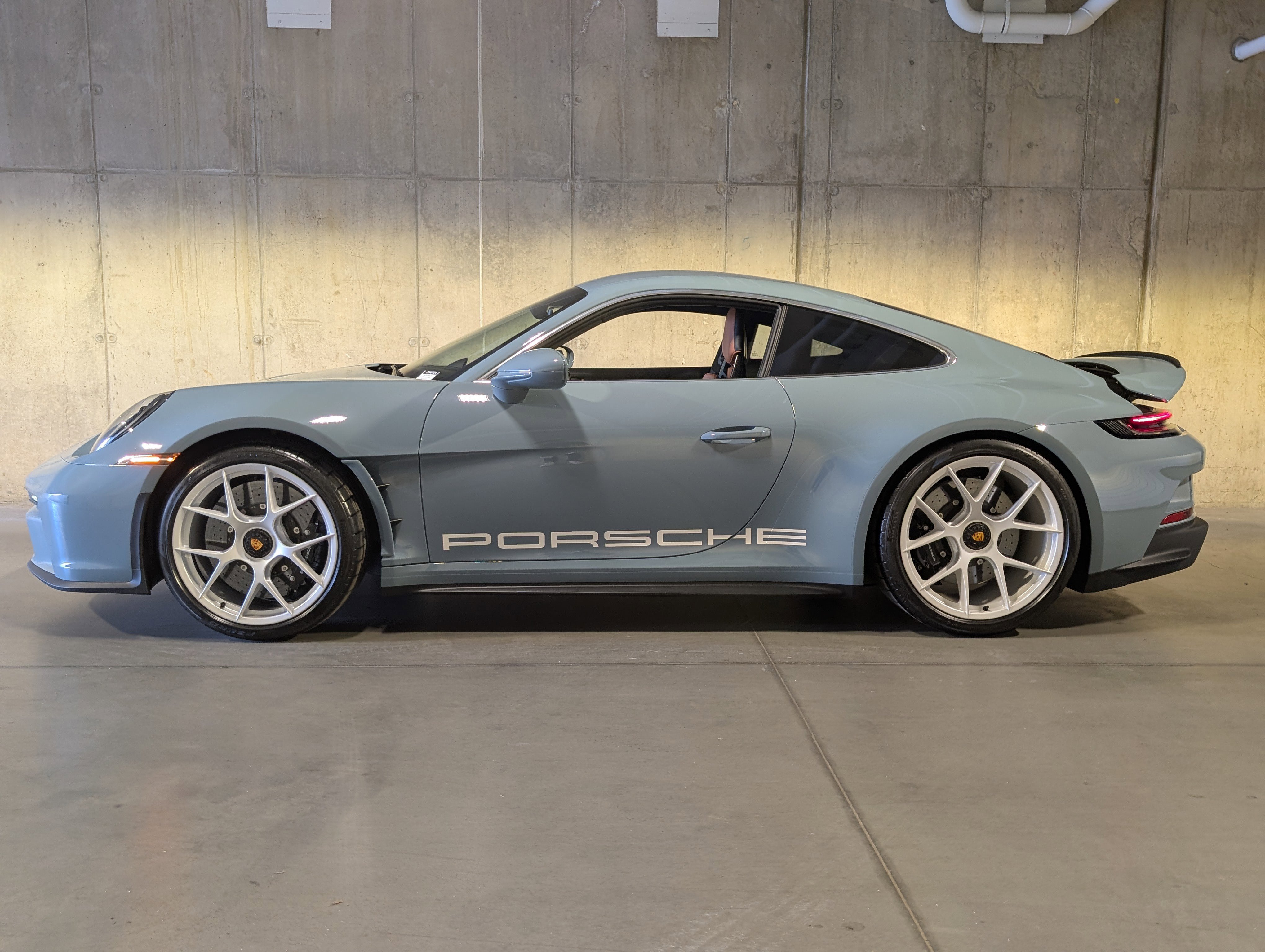 Certified 2024 Porsche 911 GT3 RS image 2