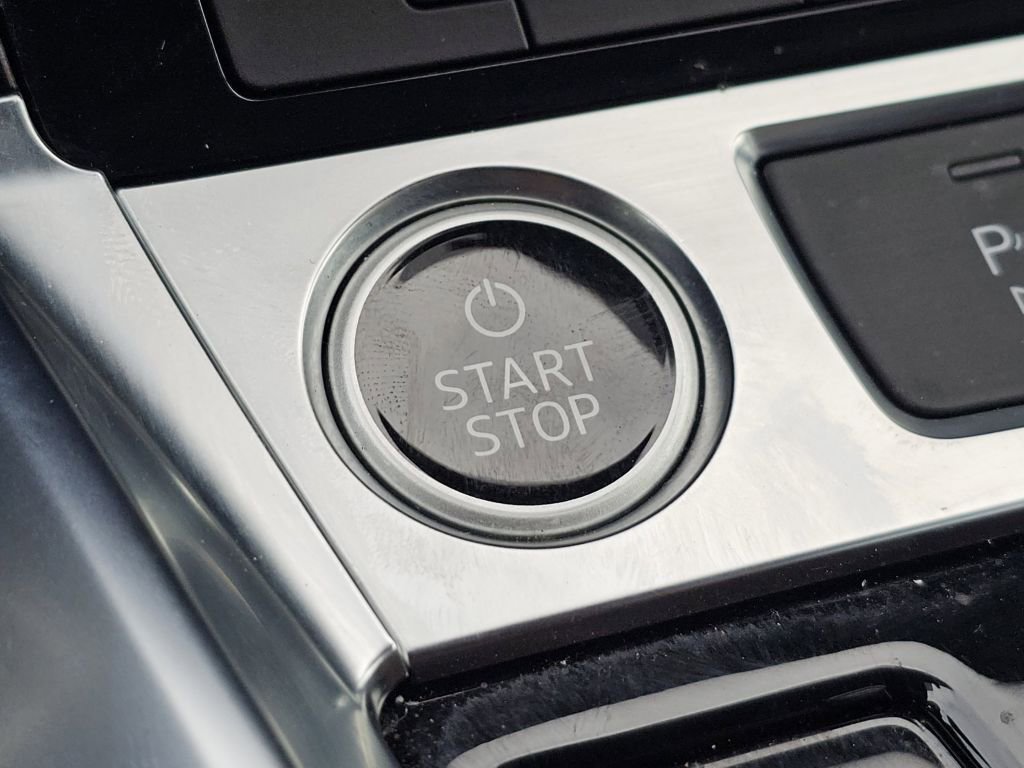 Used 2022 Audi e-tron Premium image 19