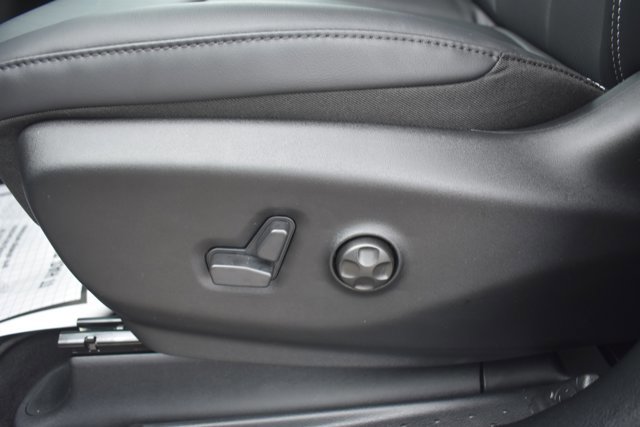 New 2026 Chrysler Pacifica Select image 13