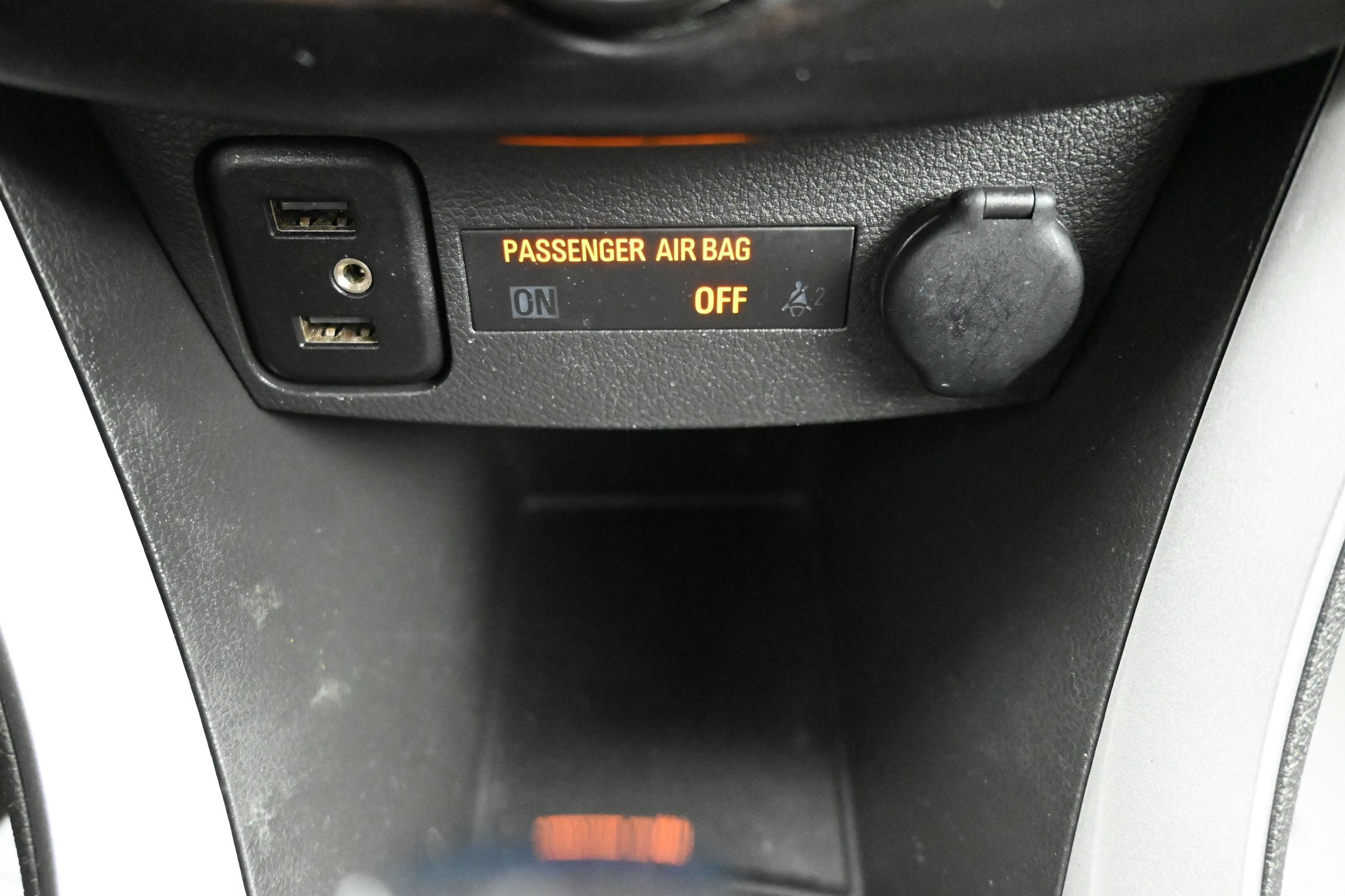 Used 2020 Chevrolet Trax LT w/ LT Convenience Package FWD image 18
