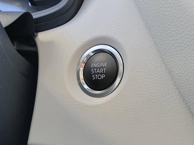 Used 2026 Toyota Corolla LE image 33