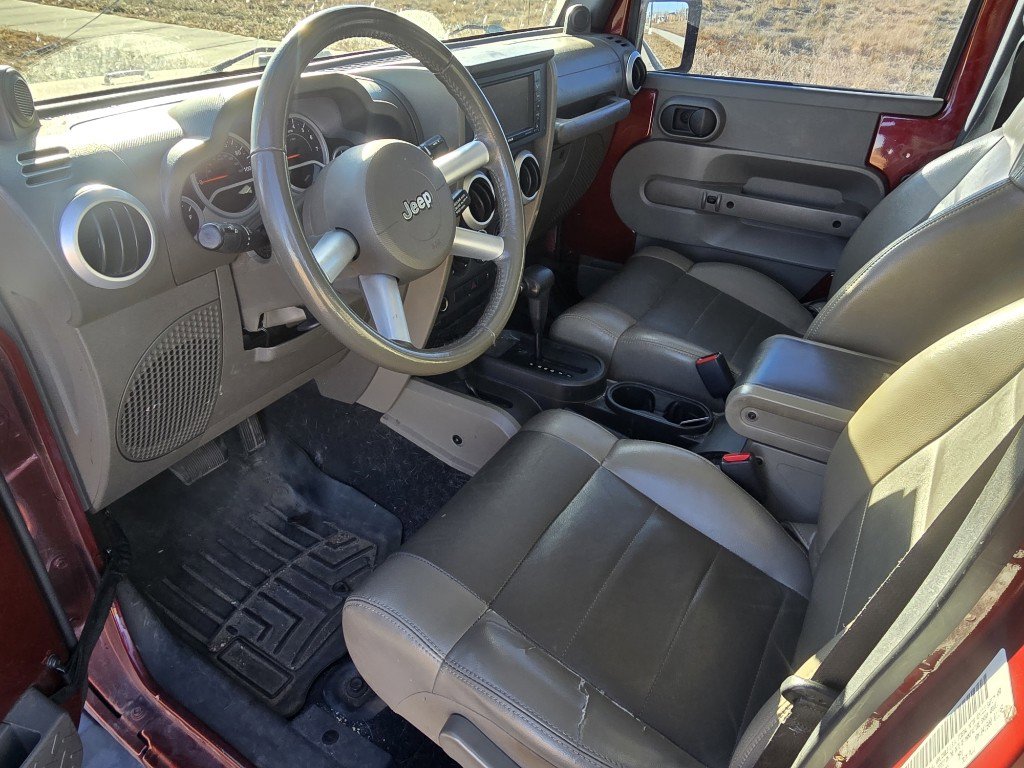 Used 2010 Jeep Wrangler Unlimited Sahara w/ Mopar Chrome Edition Group image 21