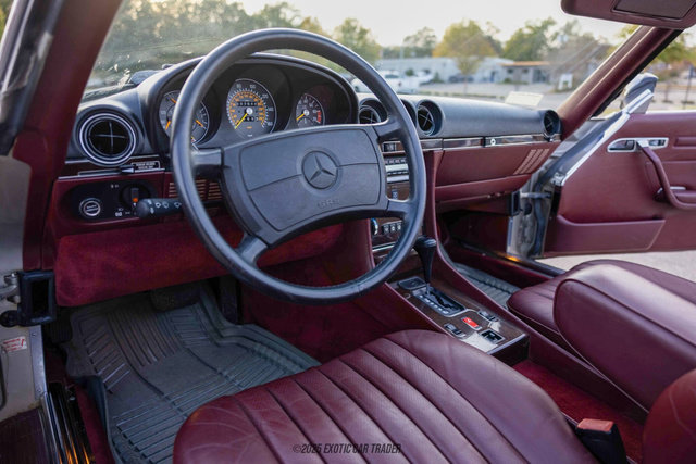 Used 1987 Mercedes-Benz 560 SL image 31