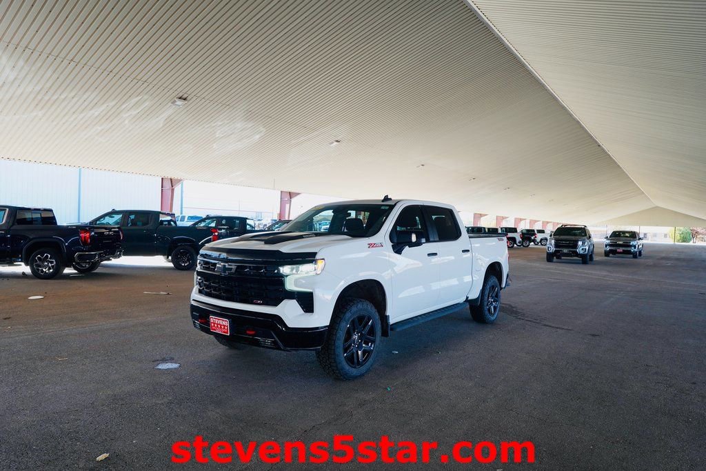 Used 2022 Chevrolet Silverado 1500 LT Trail Boss w/ LT Trail Boss Premium Package image 3