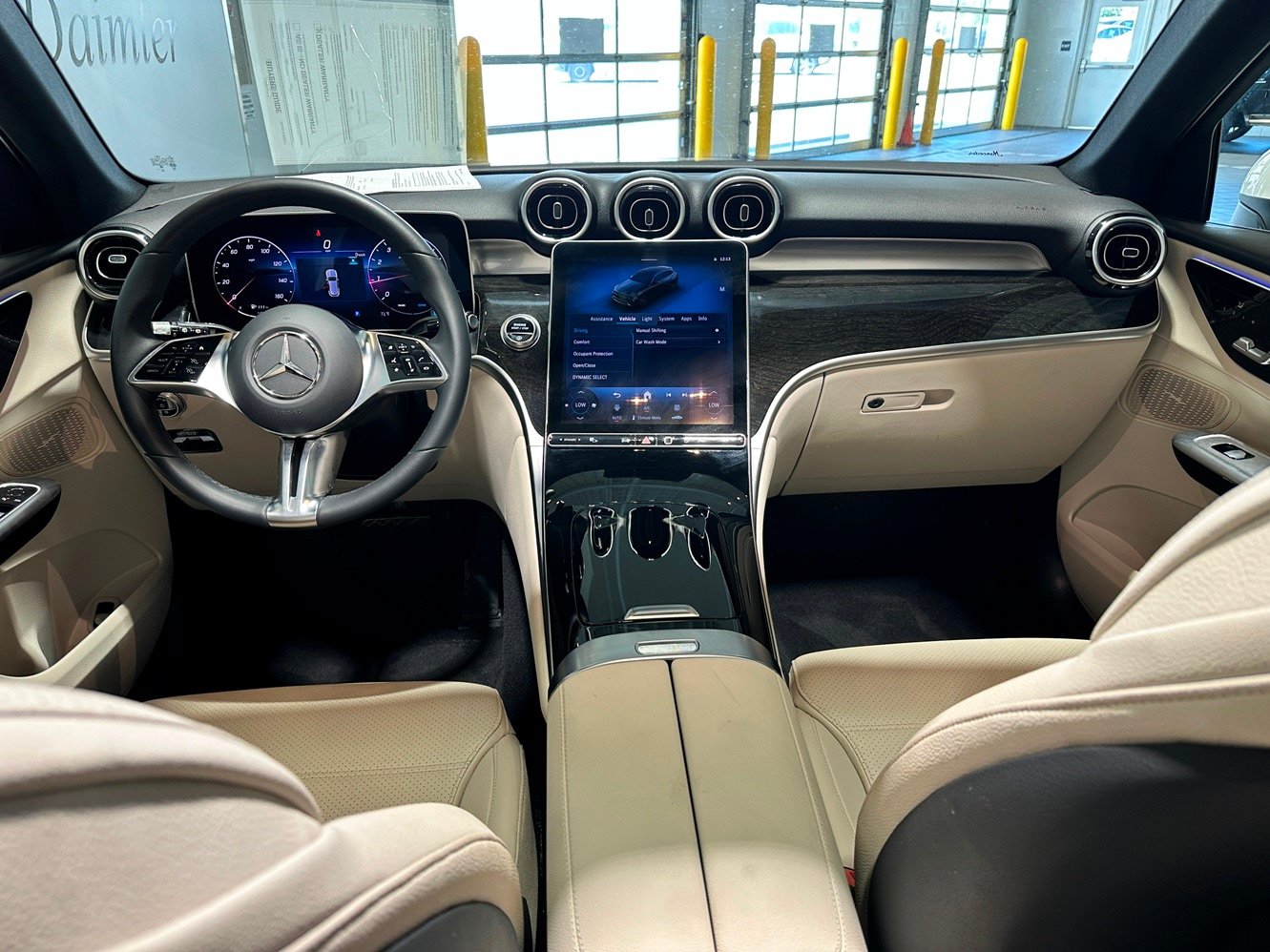 Certified 2025 Mercedes-Benz GLC 300 4MATIC image 6