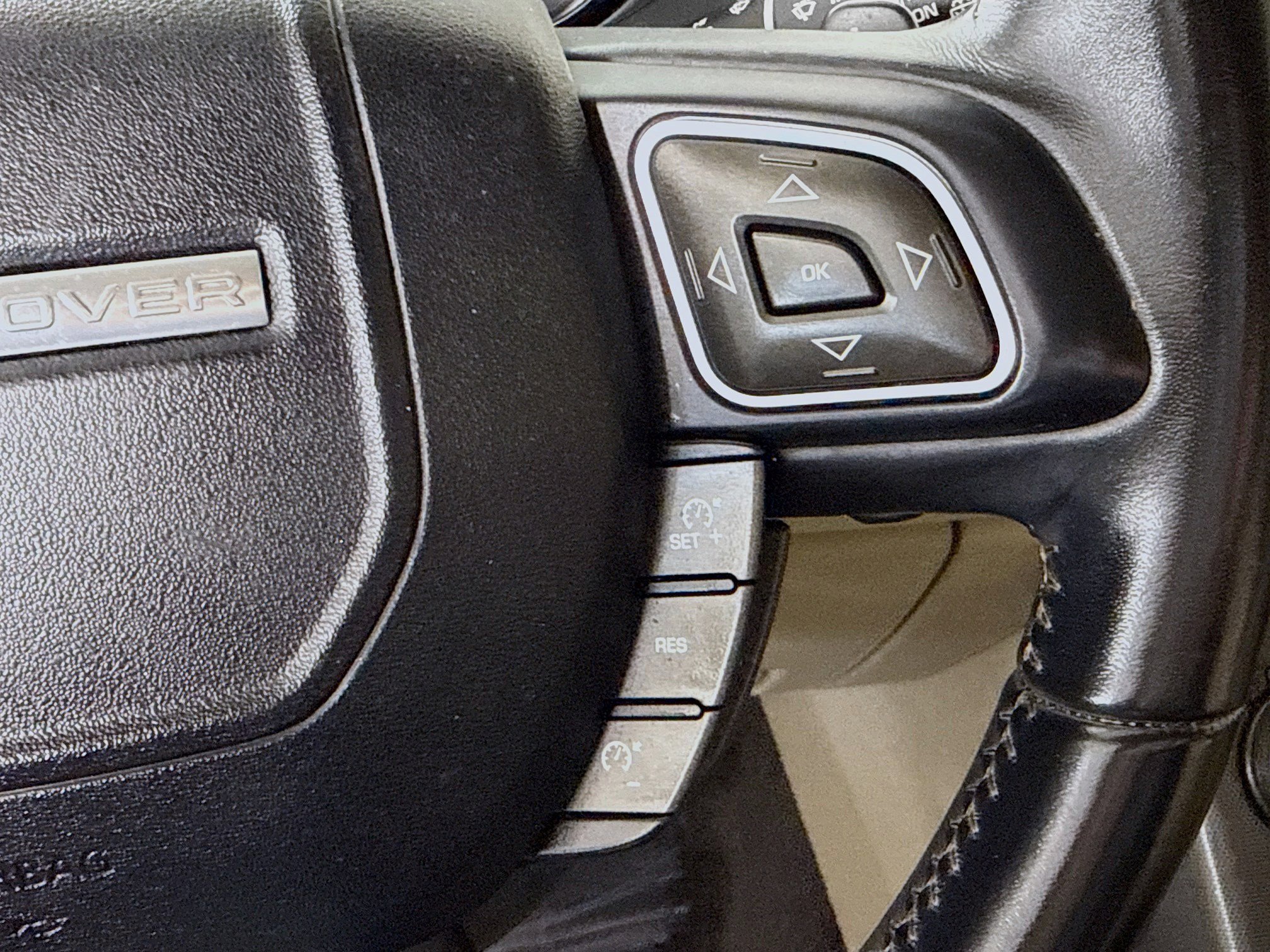 Used 2018 Land Rover Range Rover Evoque SE AWD/4WD image 15