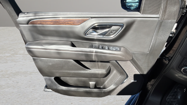 Used 2024 Chevrolet Tahoe High Country AWD/4WD image 17