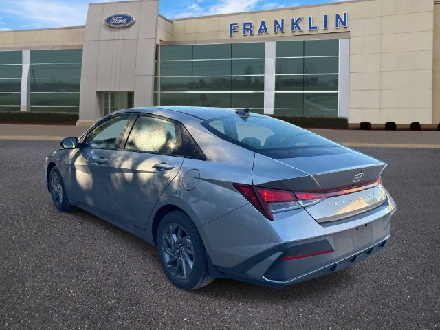 Used 2024 Hyundai Elantra SEL FWD image 5