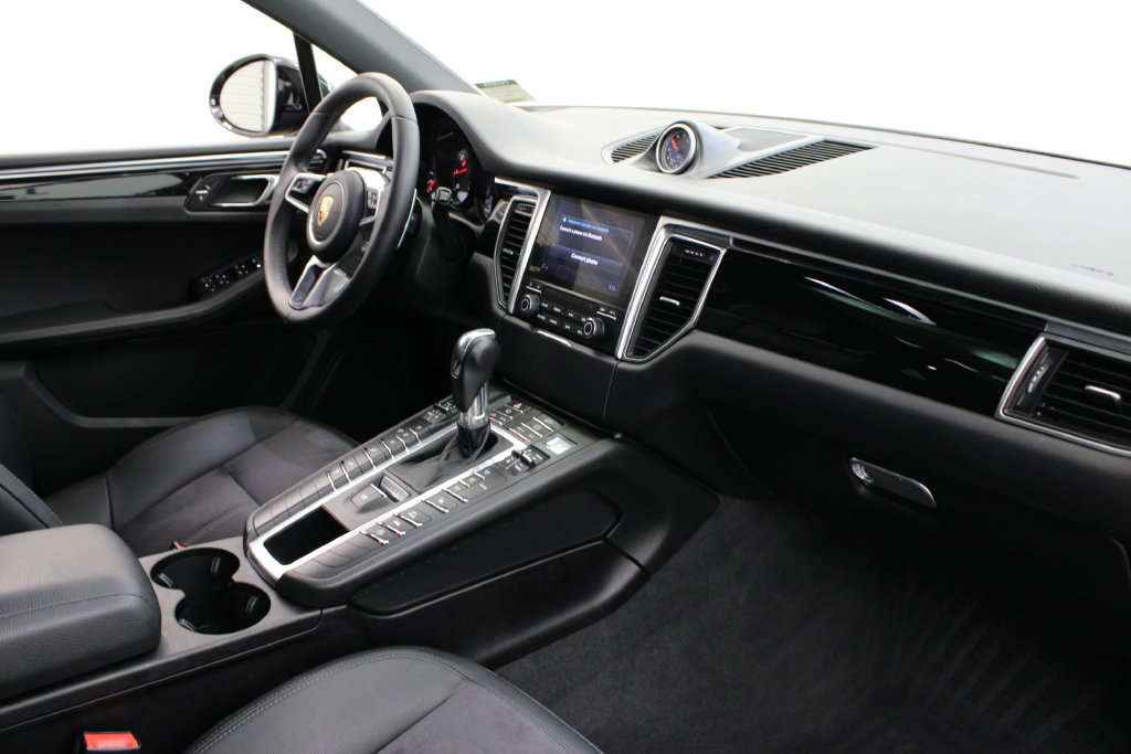 Used 2018 Porsche Macan AWD/4WD image 33