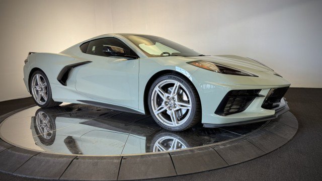 Used 2024 Chevrolet Corvette Stingray Premium Cpe w/ Z51 Performance Package RWD image 14