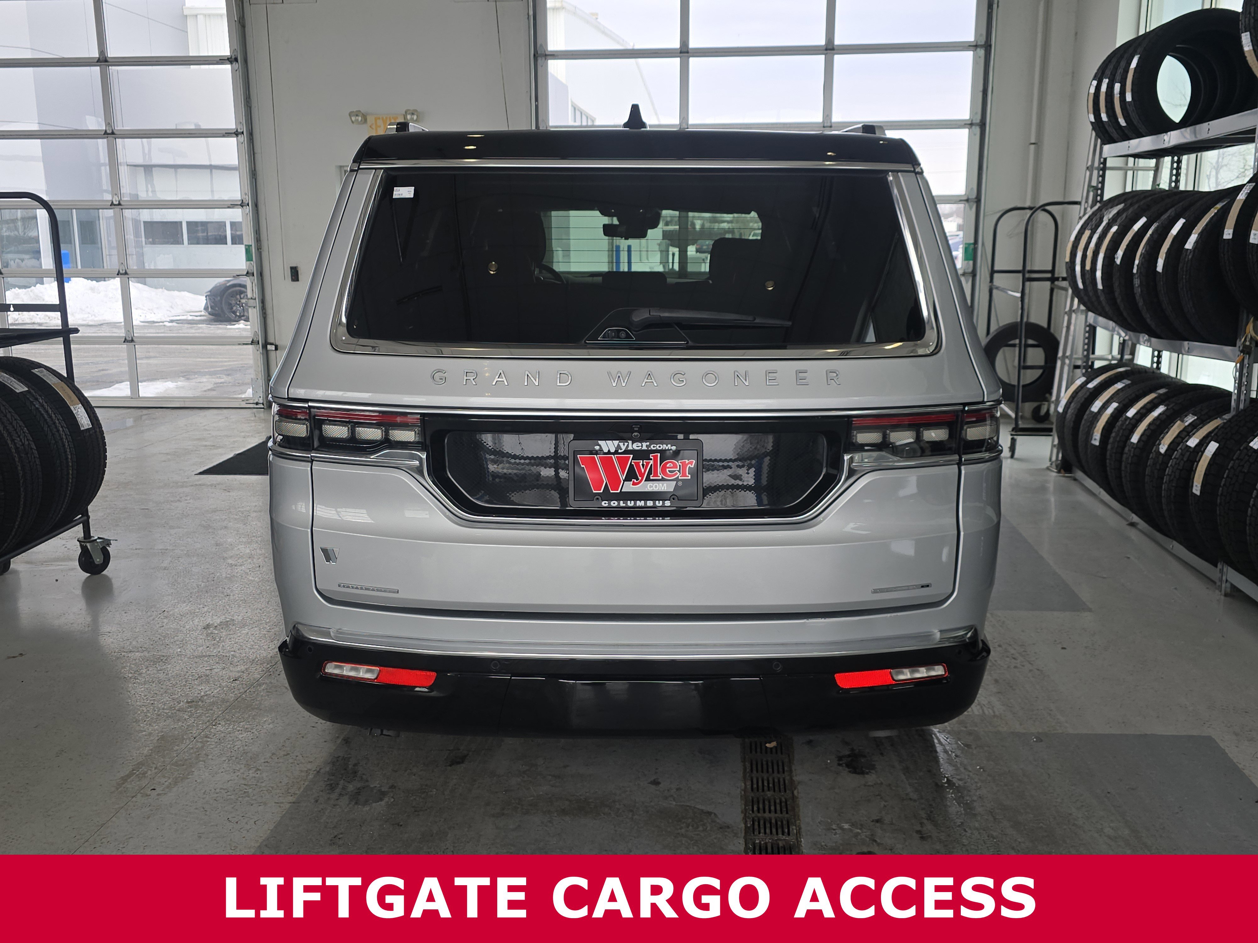 Used 2022 Jeep Grand Wagoneer Series II w/ Convenience Group III image 5