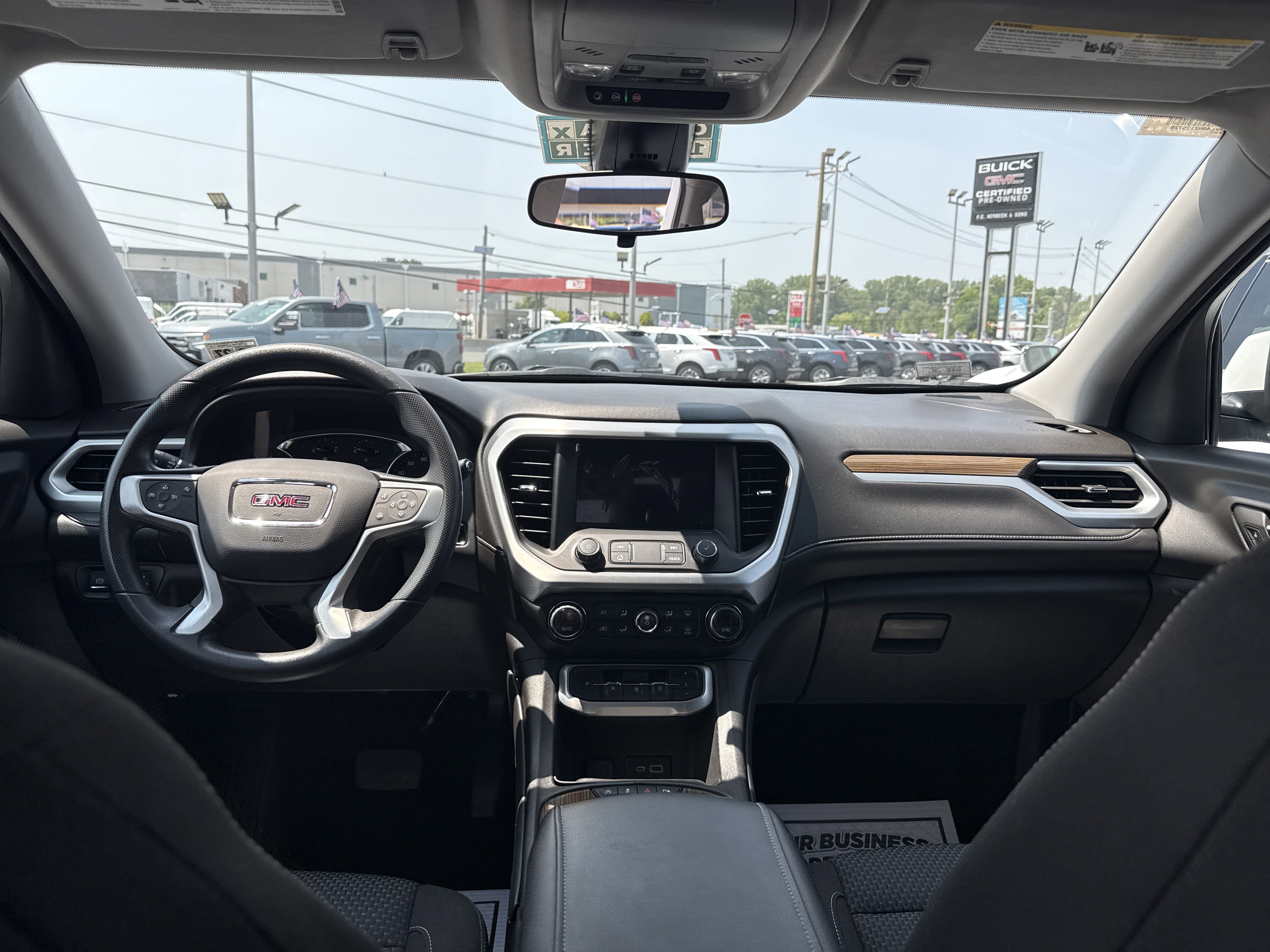 Certified 2022 GMC Acadia SLE w/ Driver Convenience Package image 26