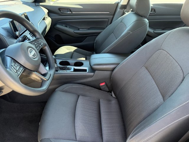 Used 2024 Nissan Altima 2.5 S FWD image 9
