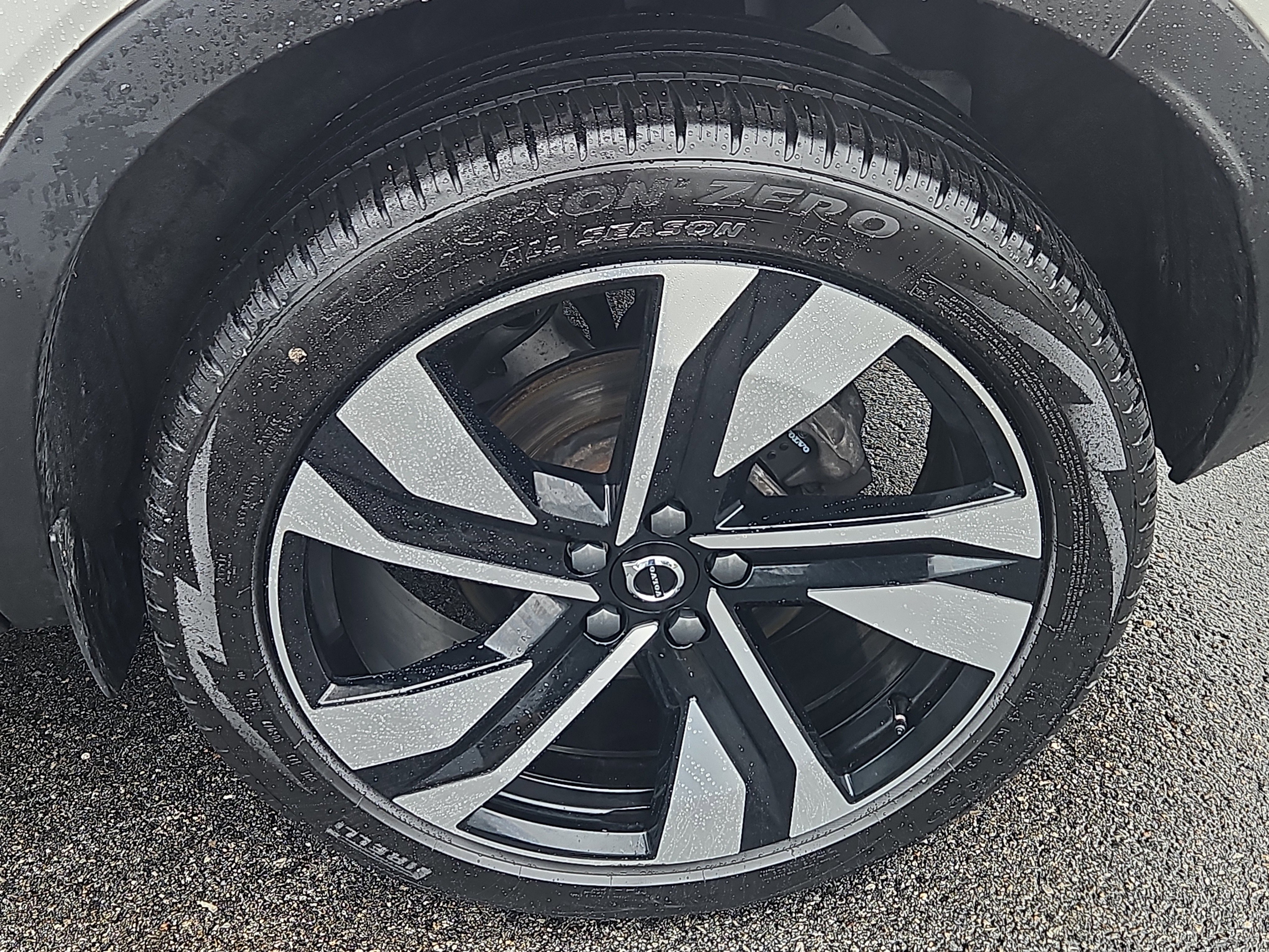 Used 2025 Volvo XC40 B5 Ultra w/ Protection Package Premier AWD/4WD image 30