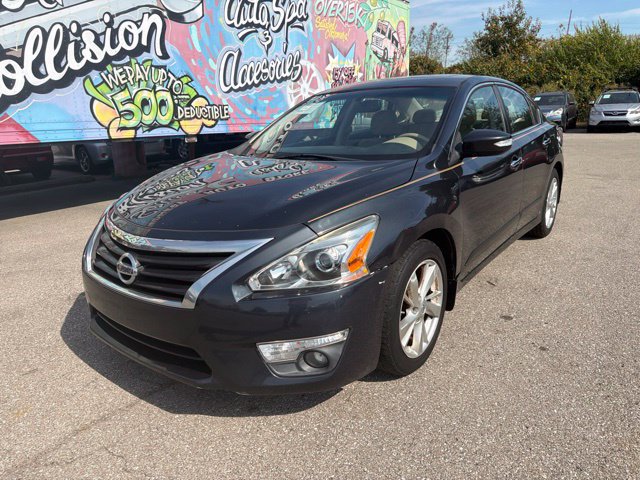 Used 2014 Nissan Altima 2.5 SL w/ Technology Package FWD image 3