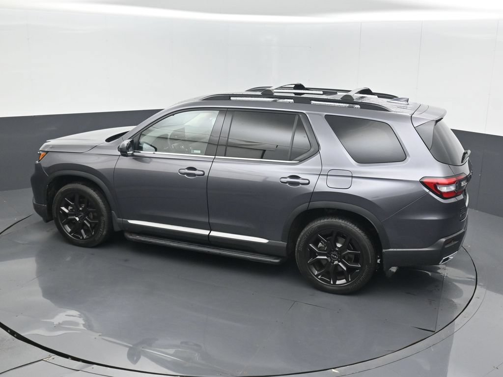Certified 2025 Honda Pilot Touring image 15