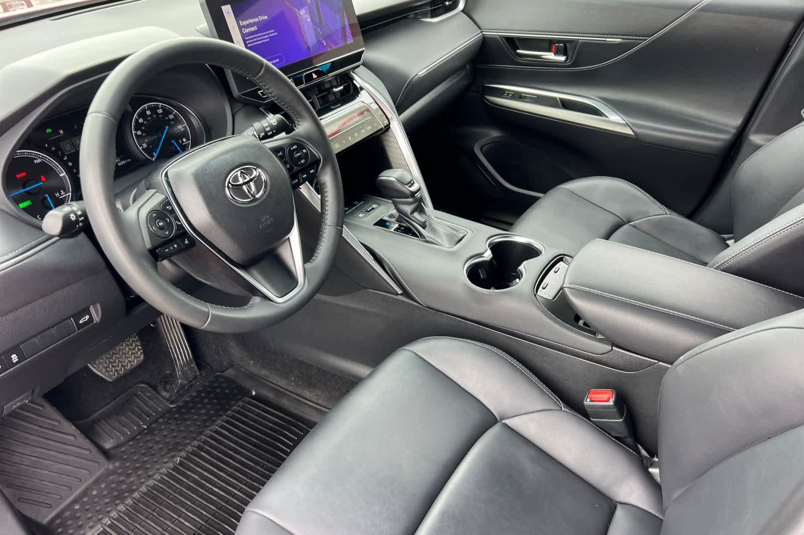 Certified 2023 Toyota Venza XLE AWD/4WD image 11