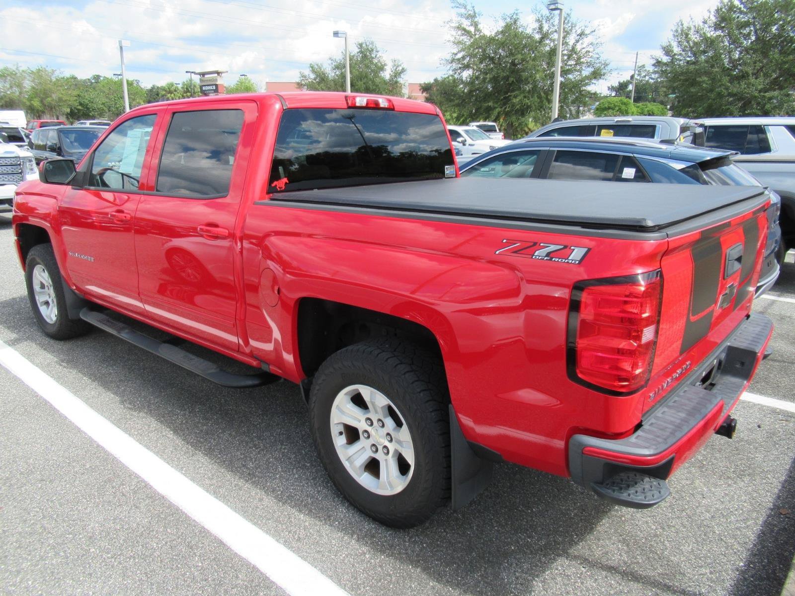 Used 2018 Chevrolet Silverado 1500 LT w/ All Star Edition AWD/4WD image 3