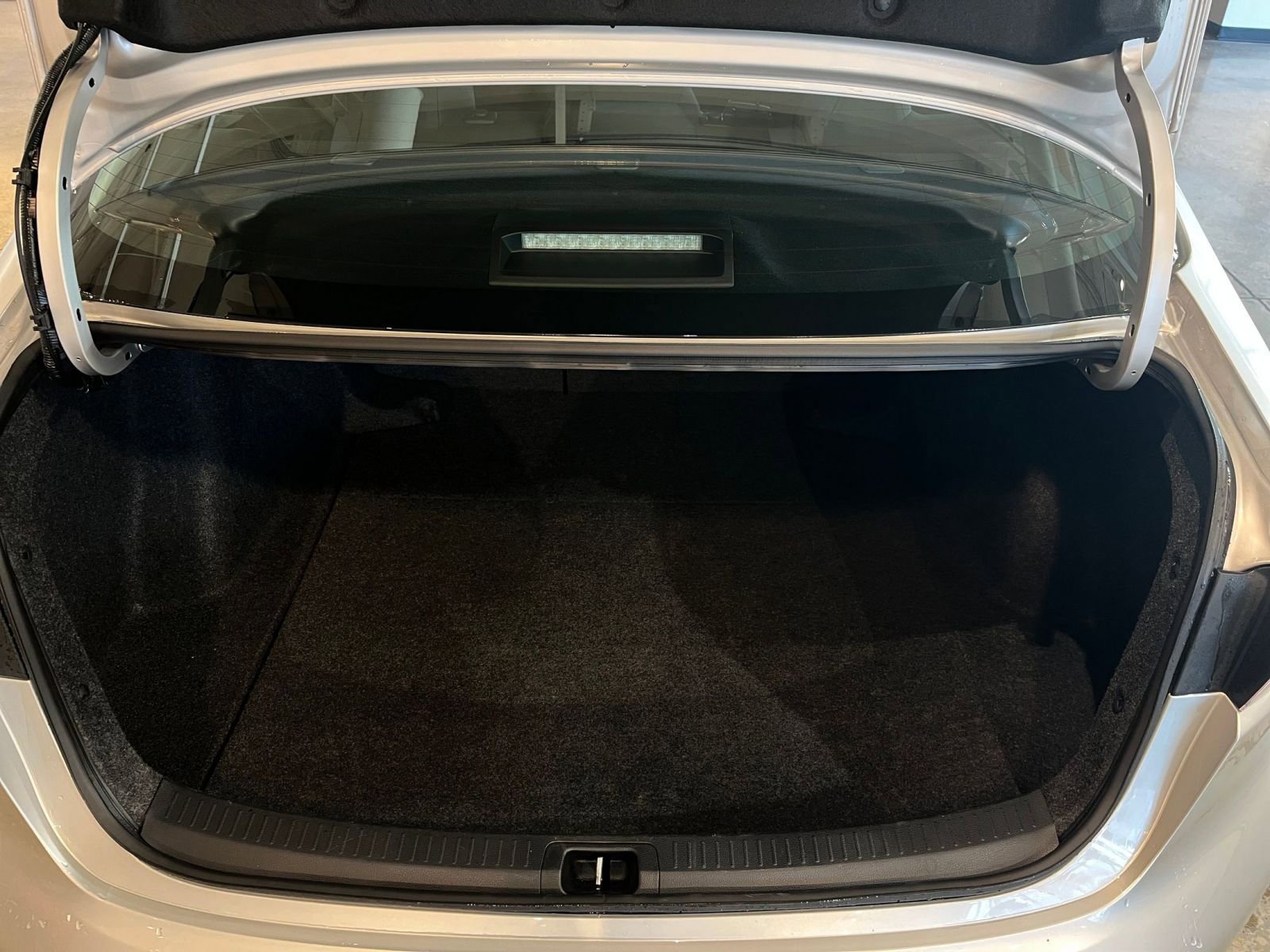 Used 2025 Toyota Corolla LE image 31