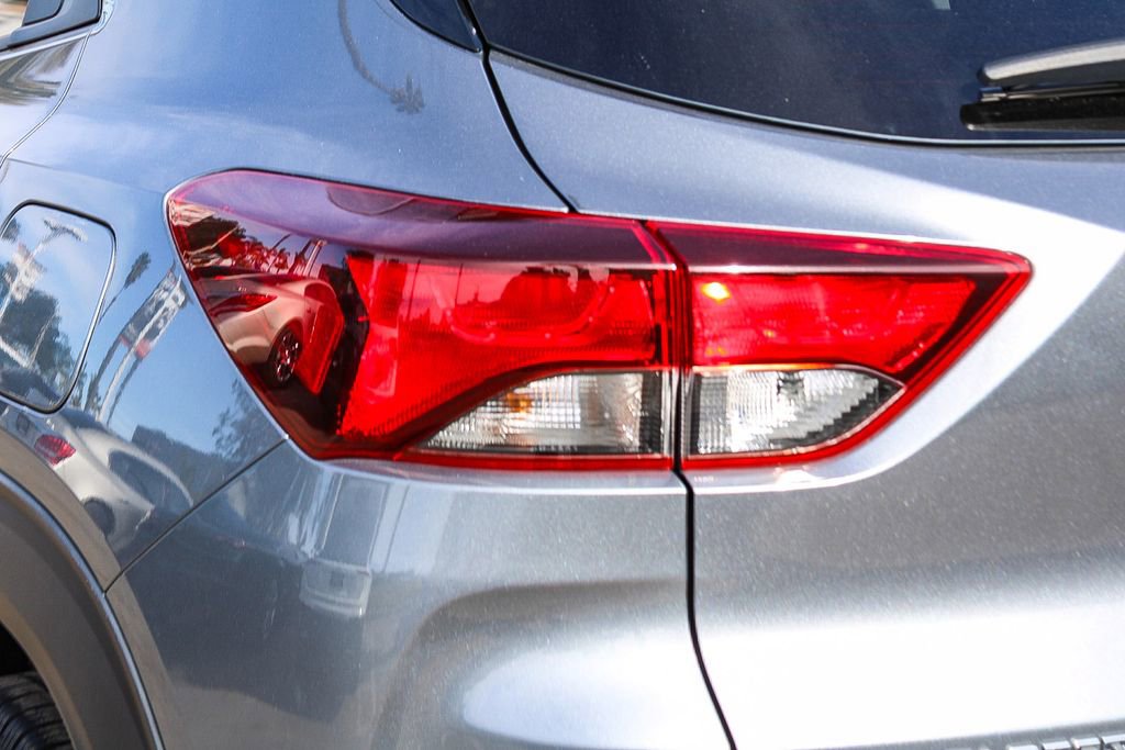 Used 2021 Chevrolet TrailBlazer LT w/ Premium Seating Package image 7