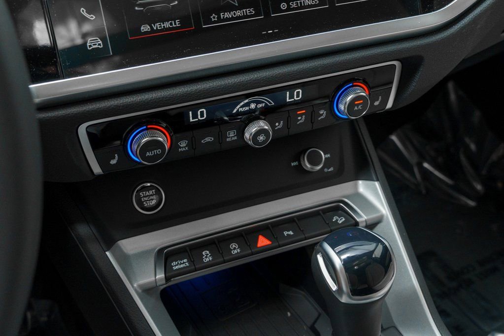 Used 2024 Audi Q3 2.0T Premium Plus w/ Premium Plus Package image 15