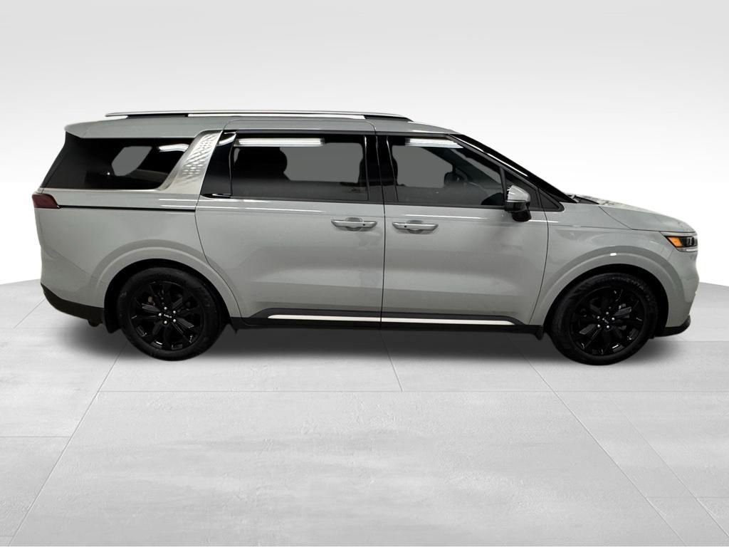Used 2024 Kia Carnival SX Prestige image 18