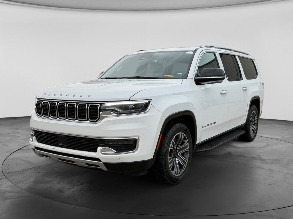 Used 2024 Jeep Wagoneer L Series II w/ Flexible Seating Group AWD/4WD image 4