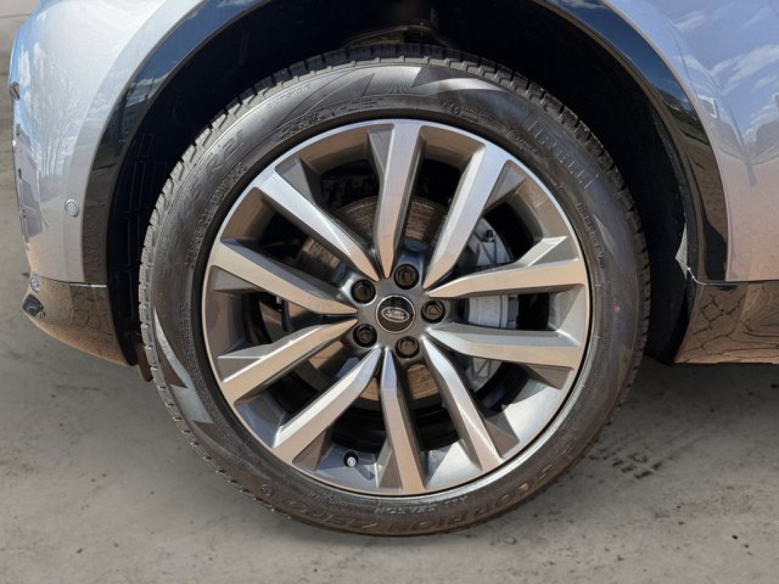 New 2026 Land Rover Discovery Dynamic SE AWD/4WD image 9