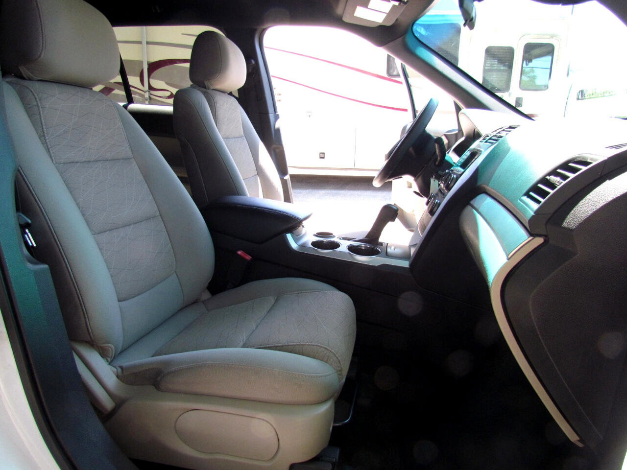 Used 2013 Ford Explorer FWD image 18