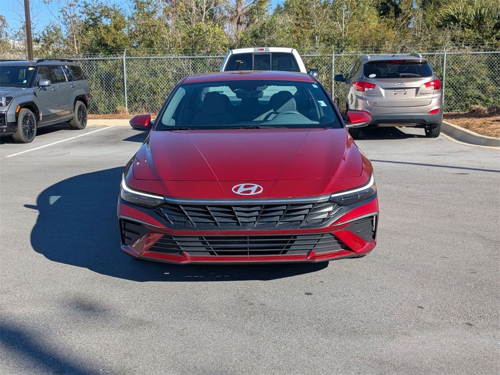 Used 2024 Hyundai Elantra SEL image 2
