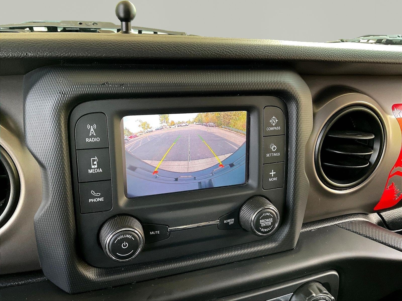 Used 2020 Jeep Wrangler Sport AWD/4WD image 14