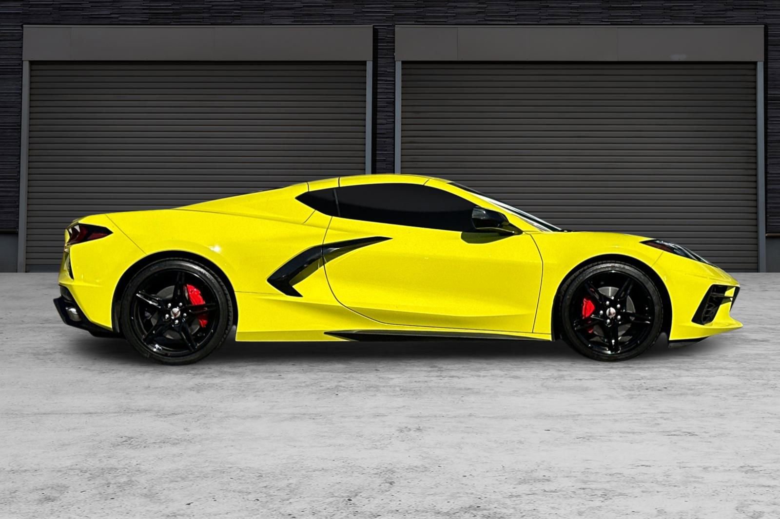 Used 2020 Chevrolet Corvette Stingray Coupe w/ Engine Appearance Package image 3