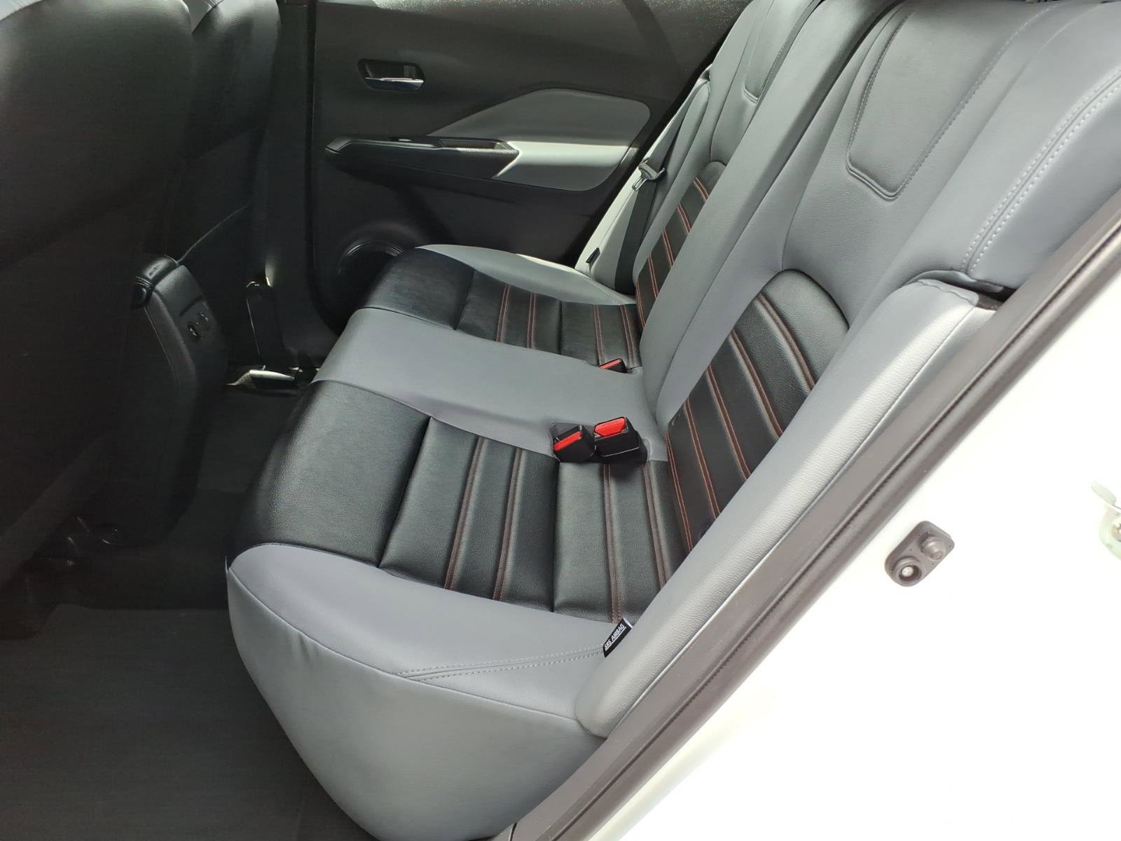 Used 2023 Nissan Kicks SR w/ SR Premium Package FWD image 11