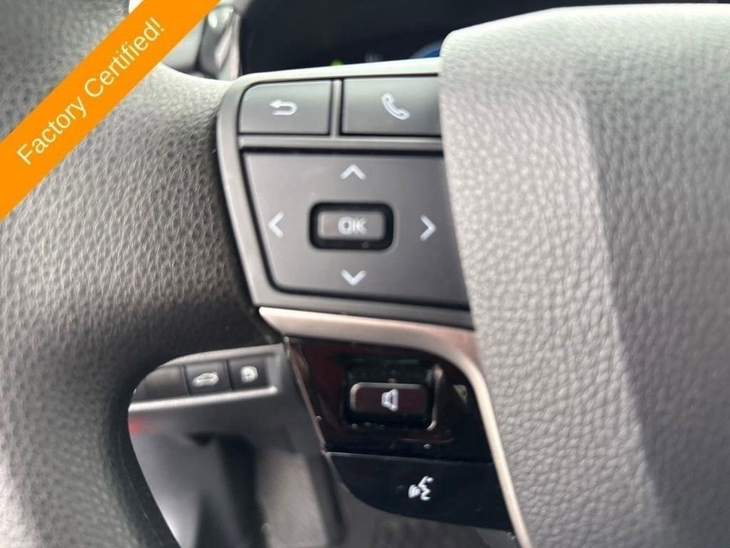 Used 2025 Toyota Camry LE image 14