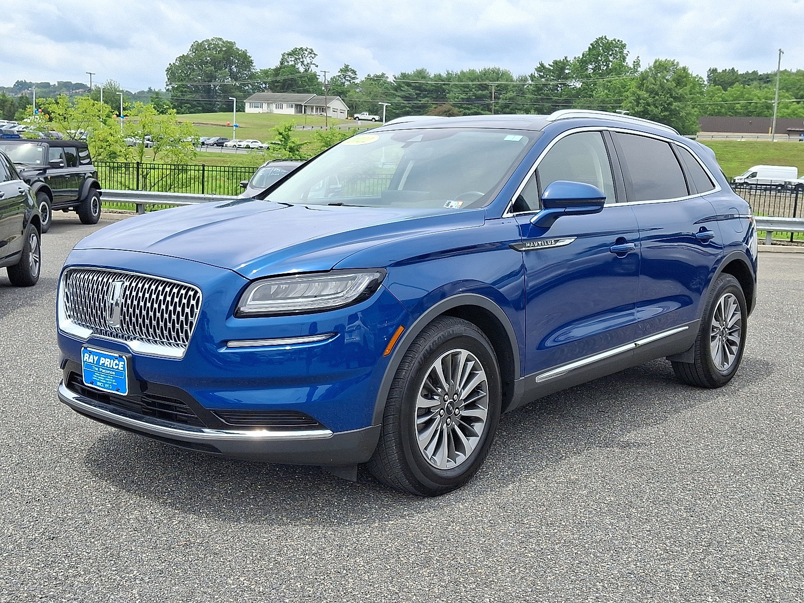 Used 2021 Lincoln Nautilus Reserve w/ Cargo Utility Package image 3