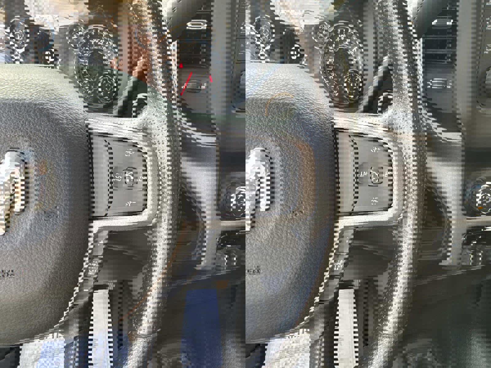 Used 2024 RAM 3500 Tradesman w/ Chrome Appearance Group image 33