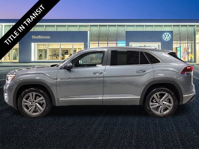 Used 2024 Volkswagen Atlas Cross Sport SEL R-Line AWD/4WD image 2
