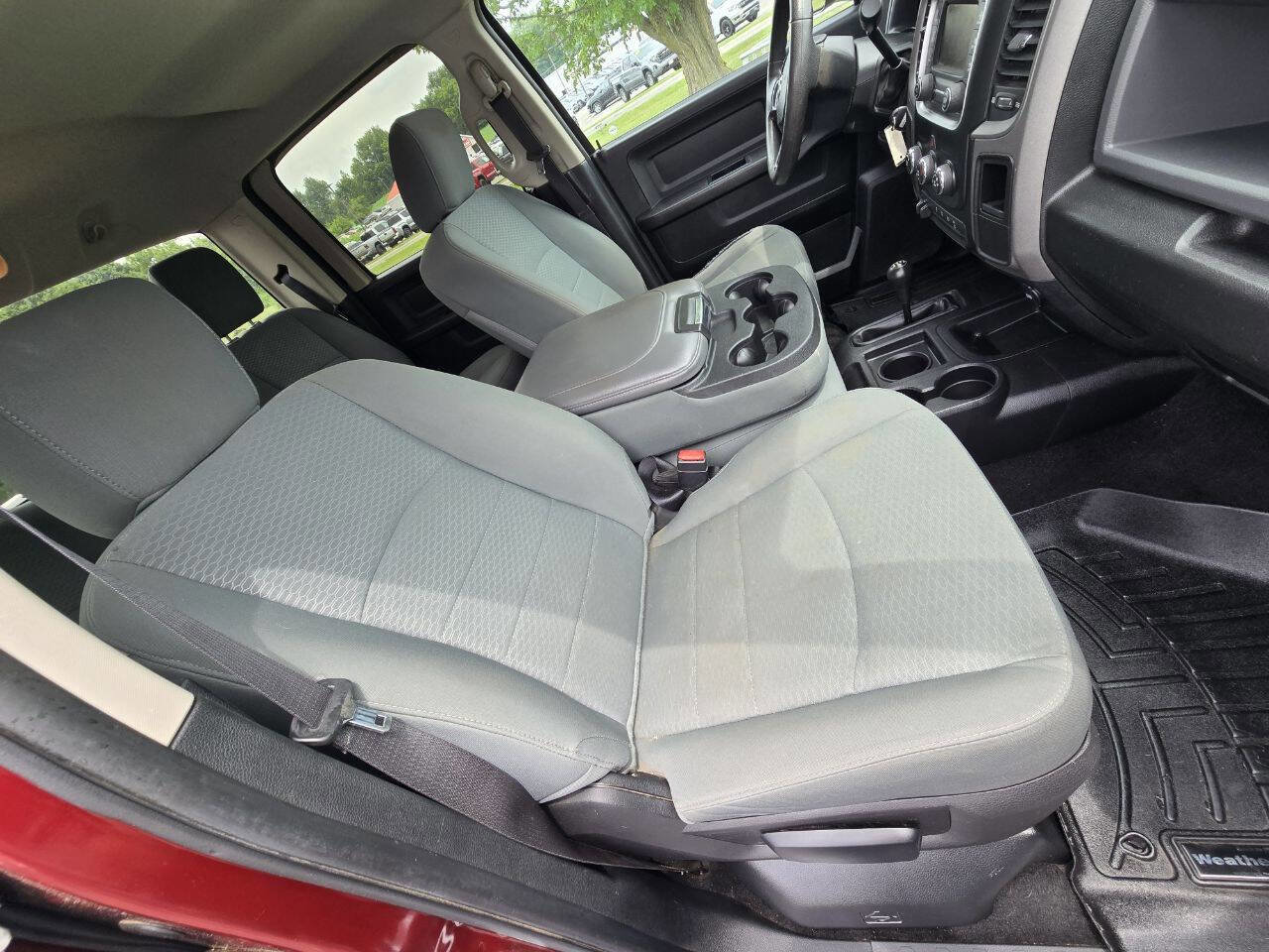 Used 2016 RAM 3500 Tradesman w/ Chrome Appearance Group image 14