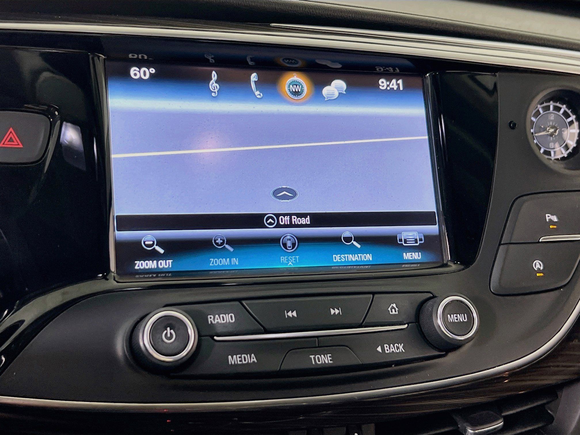 Used 2019 Buick Envision Essence AWD/4WD image 13