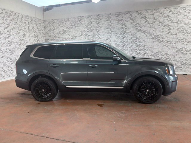 Used 2023 Kia Telluride EX w/ EX Captain's Chair Package AWD/4WD image 8